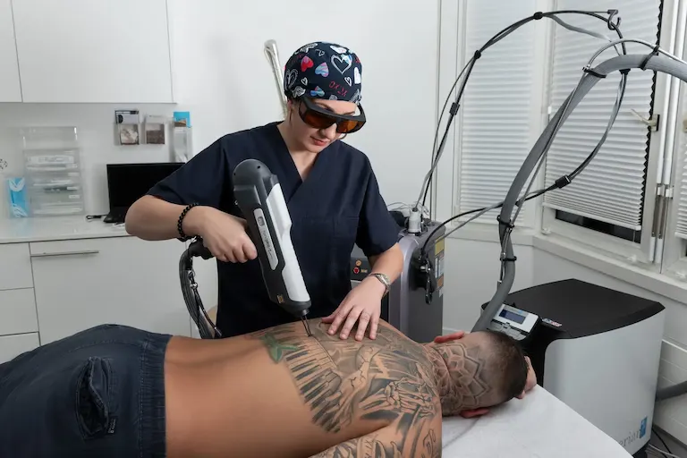 retirer-tatouage-laser